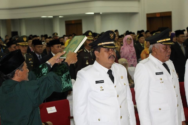 H Jeje Wiradinata dan H Adang Hadari Telah dilantik Sebagai Bupati dan Wakil Bupati Pertama Kab.Pangandaran