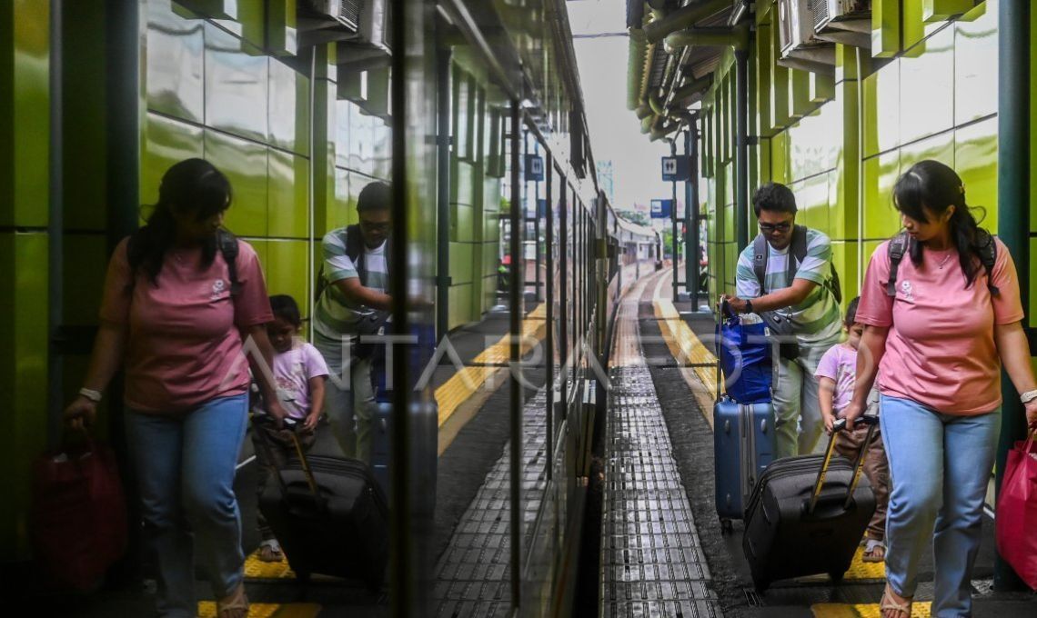 Daop 1 Jakarta Mengubah 12 Layanan Kereta Api Untuk Memperhitungkan Dampak Dari Aksi Unjuk Rasa Hari Buruh.