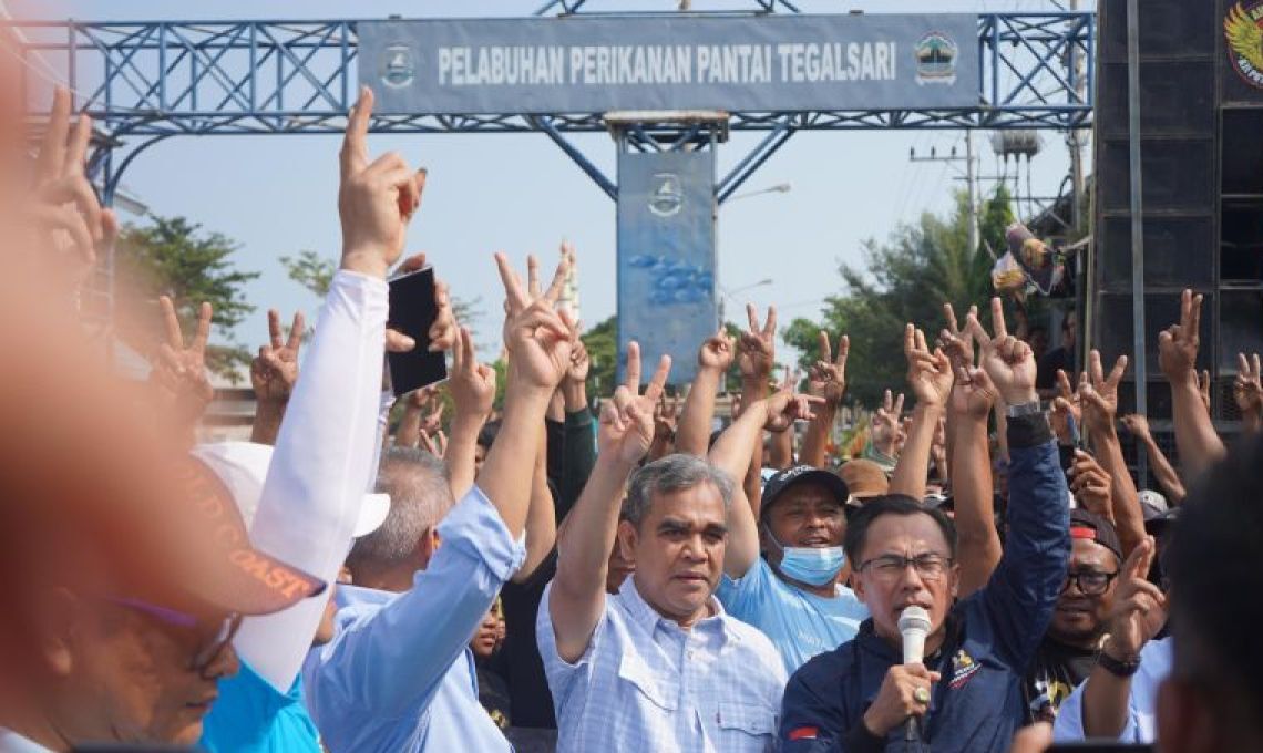Prabowo Subianto Berterima Kasih Kepada Para Nelayan Tegal Atas Dukungan Mereka.
